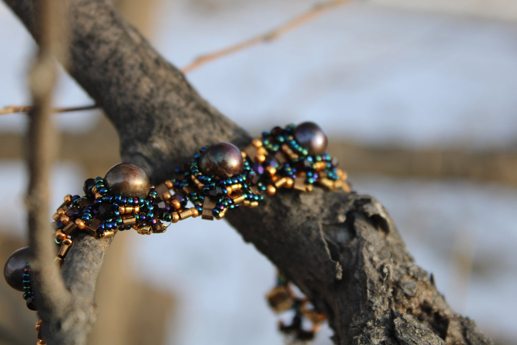 Cultured Pearl in Beaded Gold and Blue Bracelet
