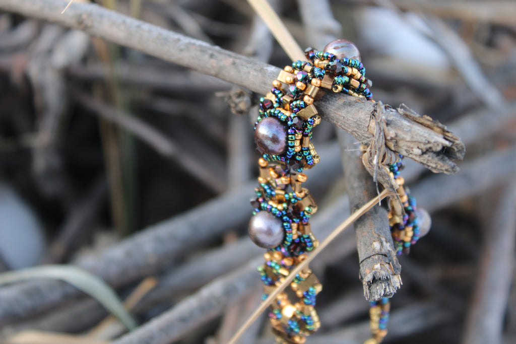 Cultured Pearl in Beaded Gold and Blue Bracelet