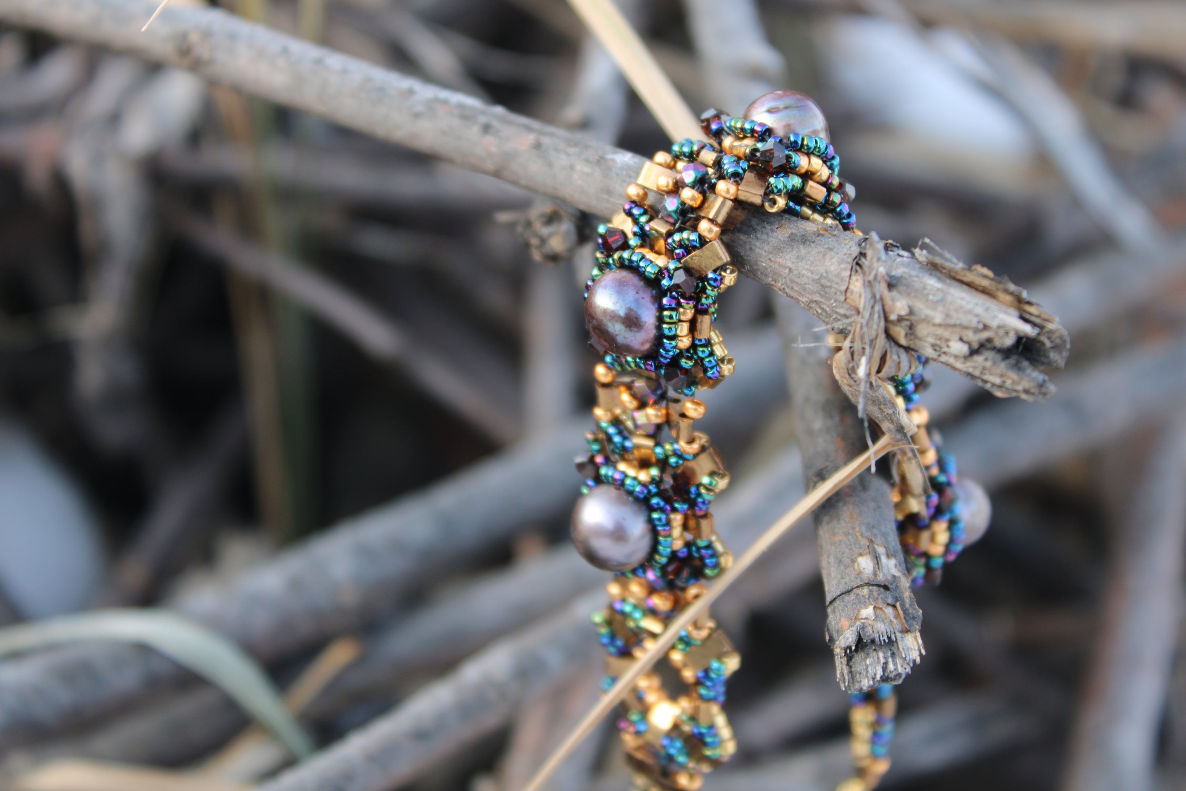 Cultured Pearl in Beaded Gold and Blue Bracelet