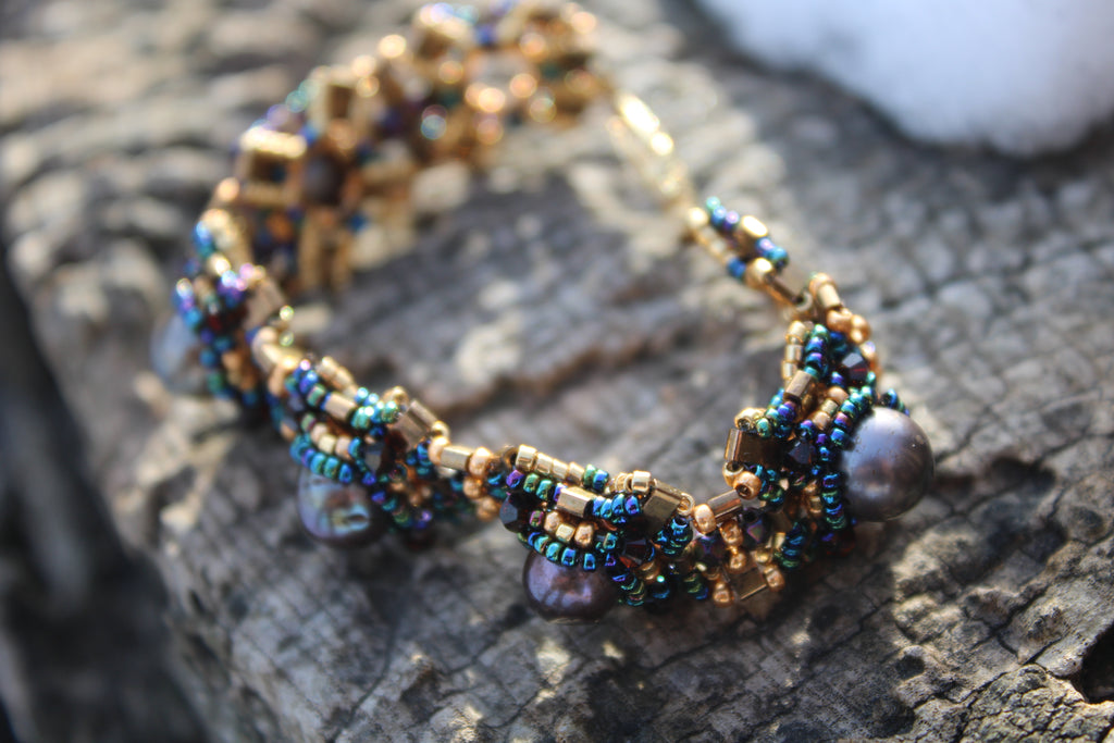 Cultured Pearl in Beaded Gold and Blue Bracelet