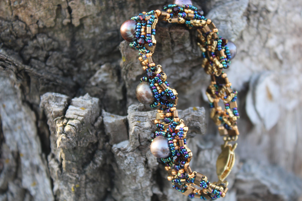 Cultured Pearl in Beaded Gold and Blue Bracelet