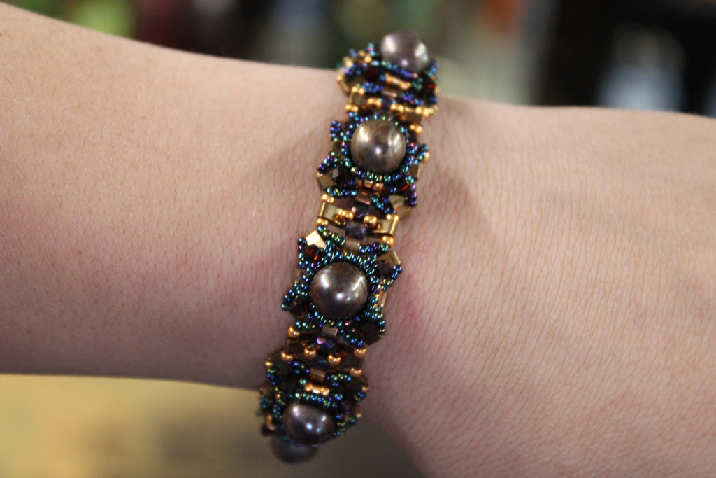 Cultured Pearl in Beaded Gold and Blue Bracelet